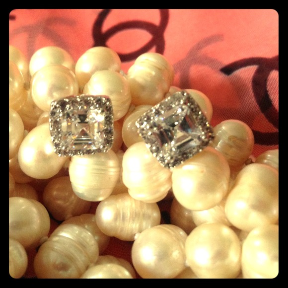 Cubic zirconia diamond princess cut earrings w/g