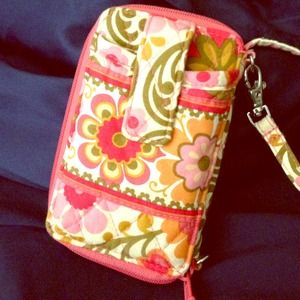 💘Vera Bradley💘Carry It All Wristlet