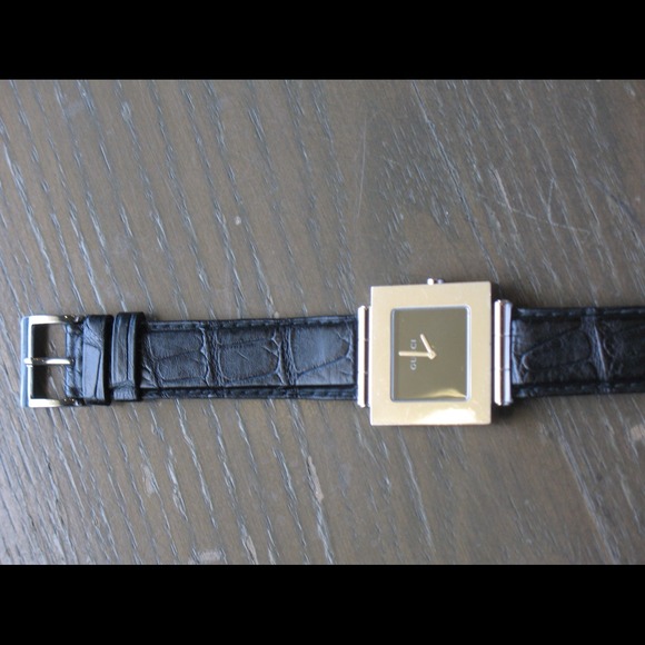 Gucci Watch blk leather band