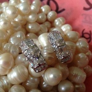 Exquisite ss diamond cz round and baguette cut....