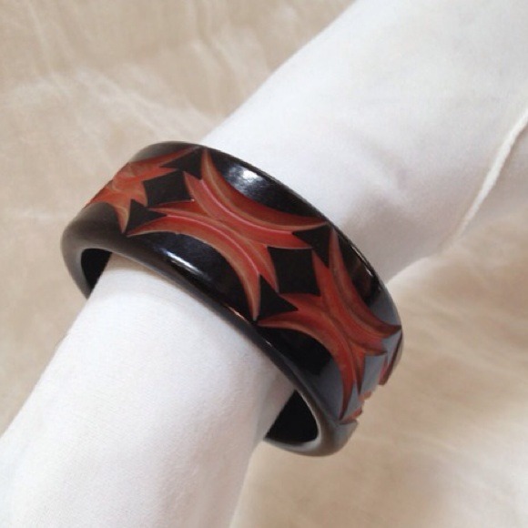 Bakelite vintage bangles