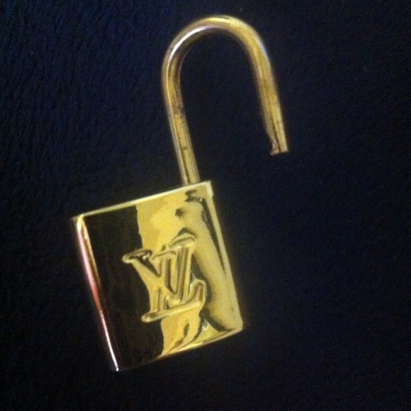 LV lock and 2 keys