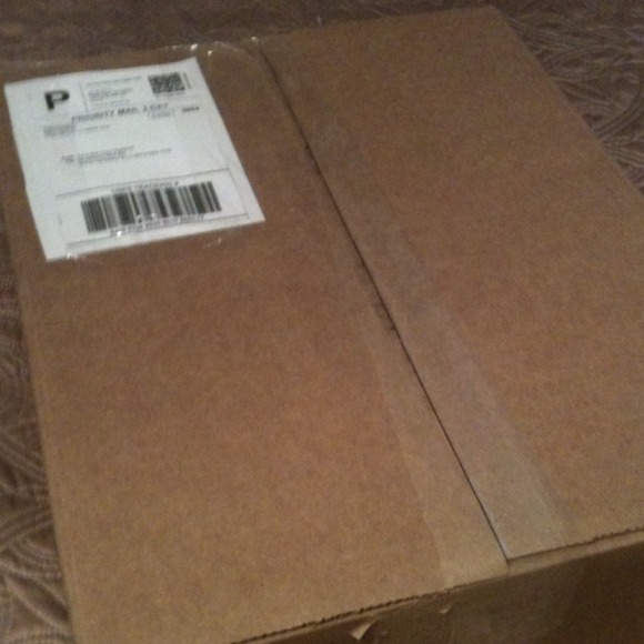 Shipped - Picture 1 of 4