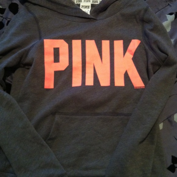 VS PINK pullover :)