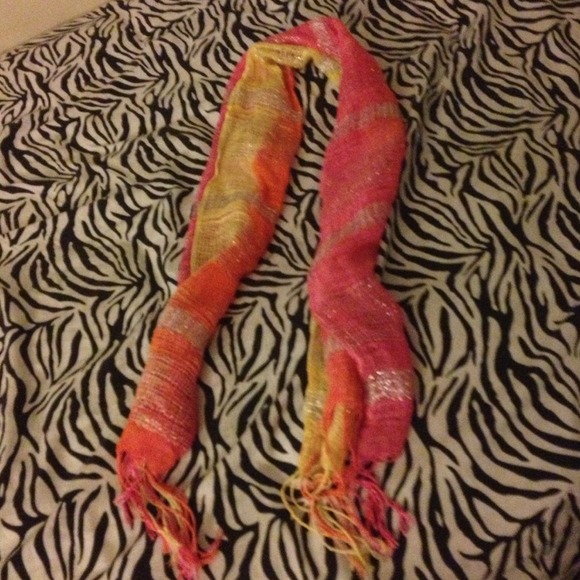 Scarf - Picture 1 of 2