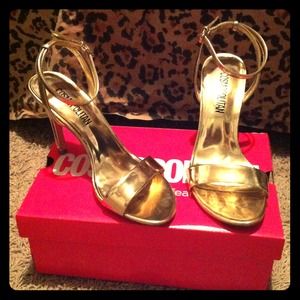 6.5 metallic gold Cosmopolitan heels