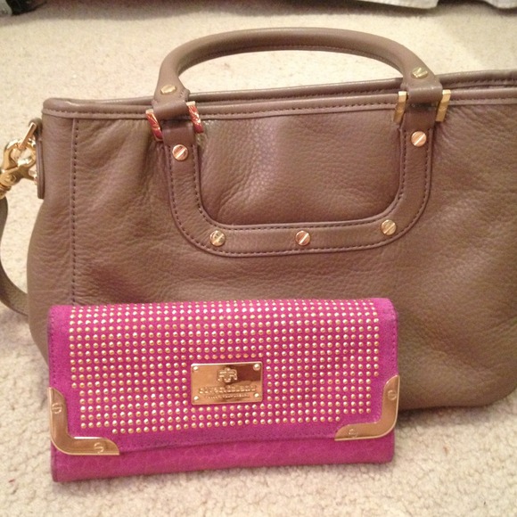 Stylish pink and gold wallet from river island