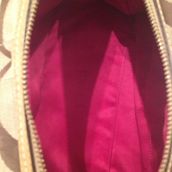 Coach Signature Boston Bag - Picture 3 of 3