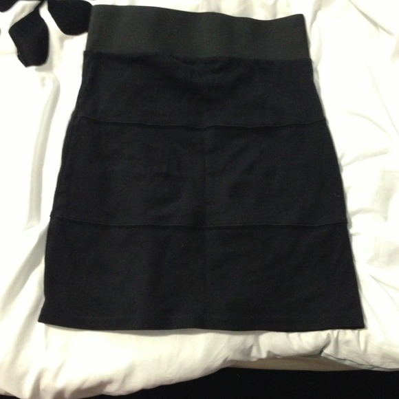 Elastic waist stretch skirt!