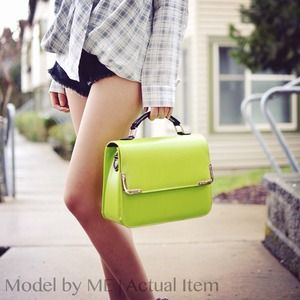 Bags - SALE Classy messenger bag GREEN Bags - SALE Classy messenger bag GREEN