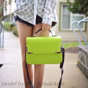 Bags - SALE Classy messenger bag GREEN Bags - SALE Classy messenger bag GREEN