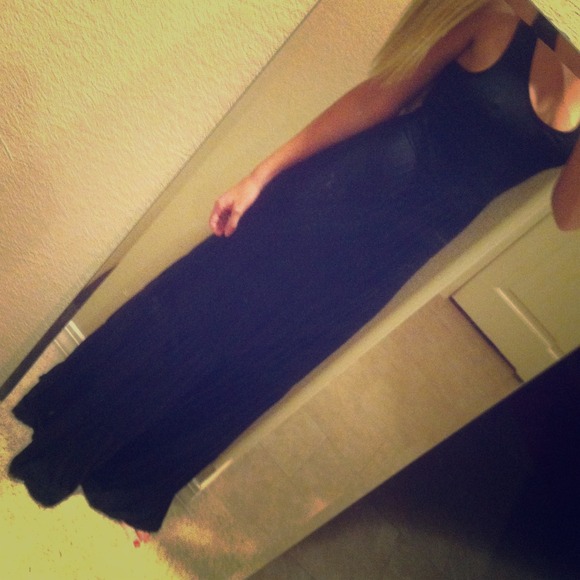 Black maxi dress - Picture 1 of 3