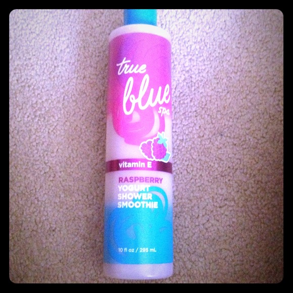 Bath&BodyWorks raspberry yogurt shower smoothie