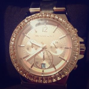 I want a silver watch.