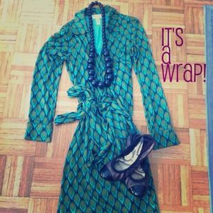 🎉Host pick! 9/1 🎉DVF - Vintage wrap dress