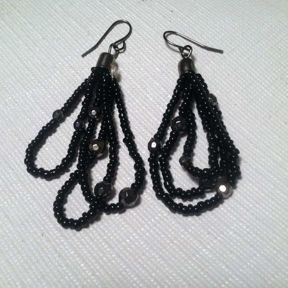 Black Beaded Necklace & Earring Set - Picture 2 of 4