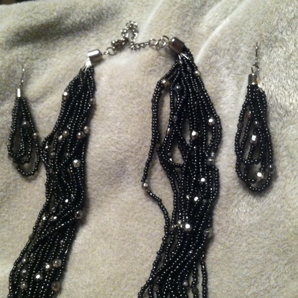 Black Beaded Necklace & Earring Set - Picture 3 of 4