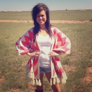 💗💗SOLD💗💗Pink & white chevron over sized cardi