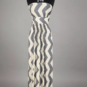 💗💗SOLD💗💗Grey & white chevron maxi