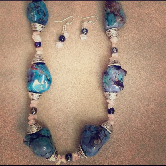 Necklace and earring set