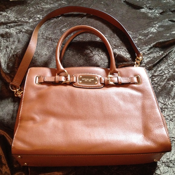 Xx SOLD xX ------Michael kors purse