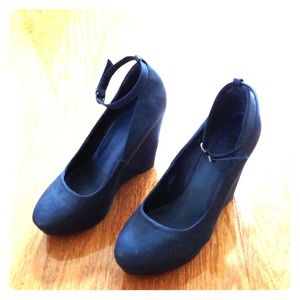 H&M navy blue heeled wedges with detachable strap