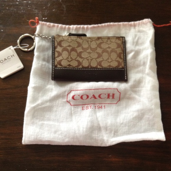 Coach Clutches & Wallets - 🚫SOLD🚫 Coach Coin Purse/Keychain
