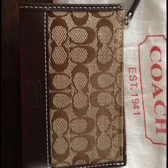 🚫SOLD🚫 Coach Coin Purse/Keychain - Picture 3 of 3