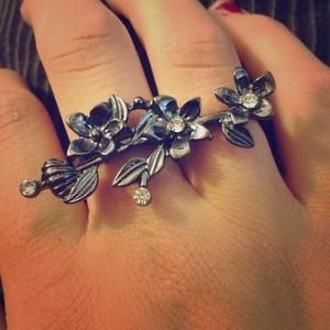 Two Finger Flower Ring
