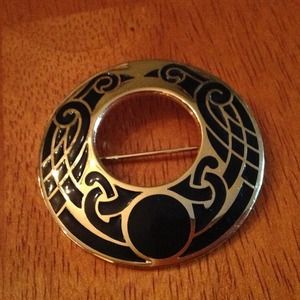 Celtic design brooch