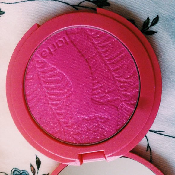 Tarte blush in Adored
