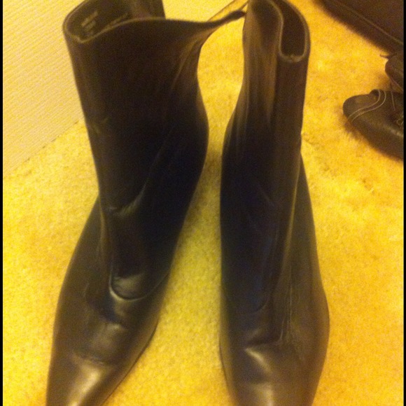 Boots with 1 inch heel