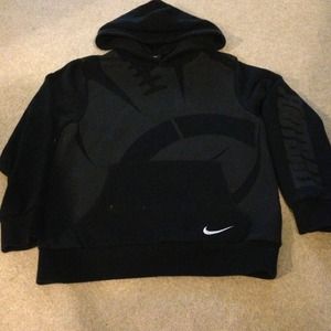 🏈Like new boys M black Nike Football Hoodie.
