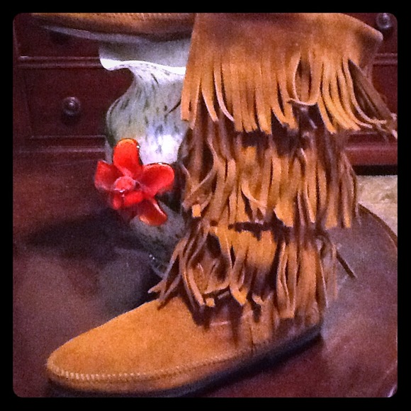 W Minnetonka high top boot
