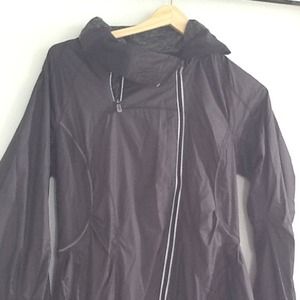 REDUCED! Lululemon lightweight running/rain jacket