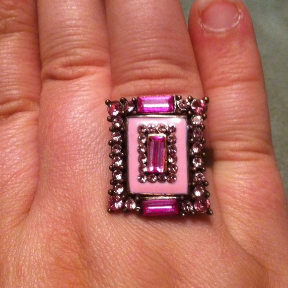 Pink Statement Ring - Picture 1 of 3