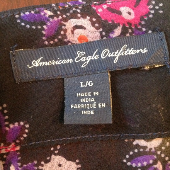 Chic top from AE size large - Picture 3 of 4