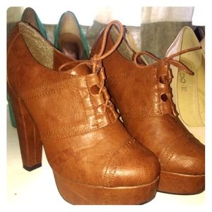 Brown ankle boots