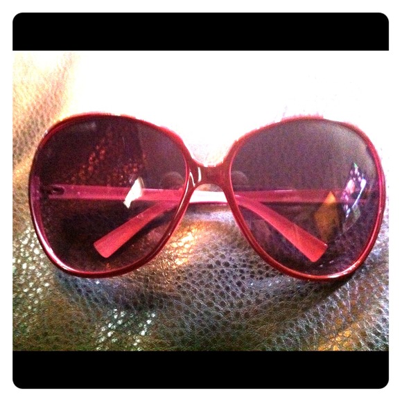 Sunglasses - Picture 1 of 1