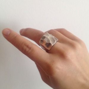 SOLD ‼️ $5 SALE ‼️ BANANA REPUBLIC silver ring