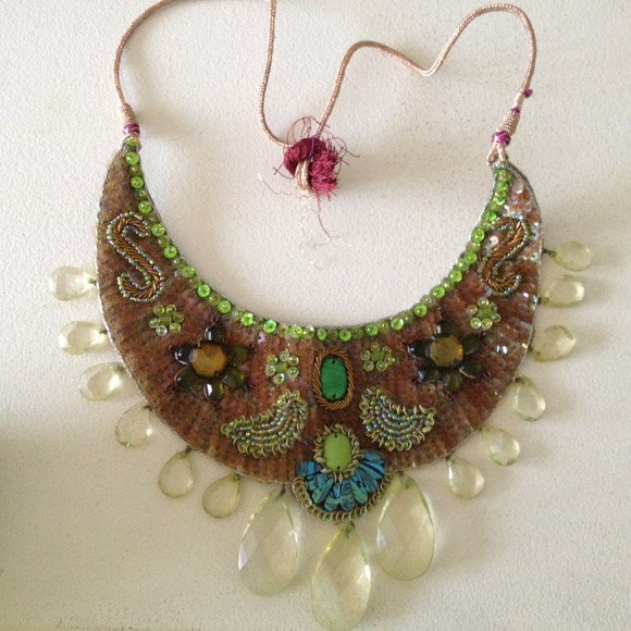 🚫SOLD in BUNDLE🚫Anthropologie Sequin Bib