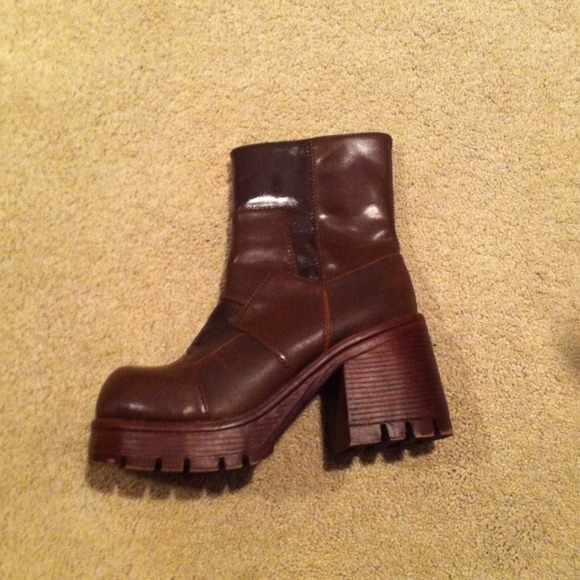 💋SOLD💋Brown patchwork boots - Picture 2 of 2