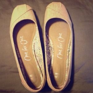 Toms tan linen flats