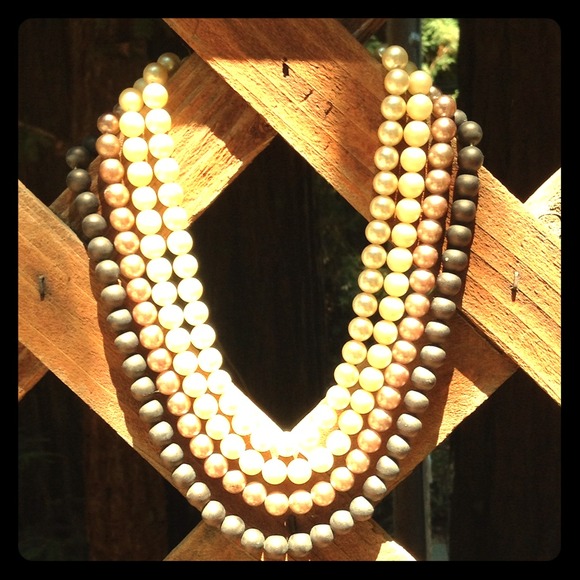 Jewelry - Vintage Pearl like Necklace