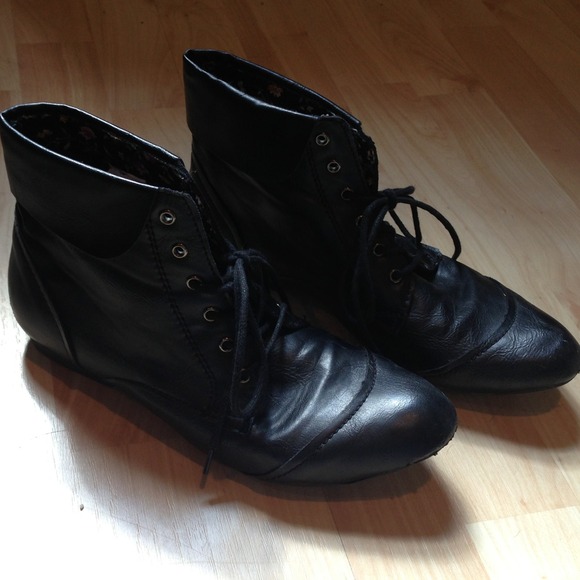 ✨ Black Pointed Toe Boots! 👌 - Picture 1 of 4