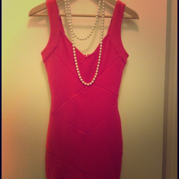 Red strappy spaghetti dress, fitted