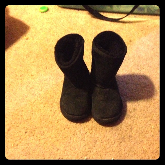 Authentic little girls ugg boots