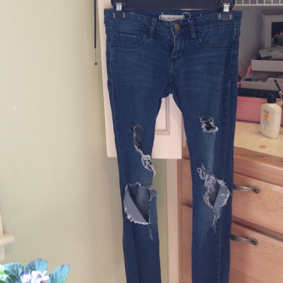 Ripped bullhead black jeans!