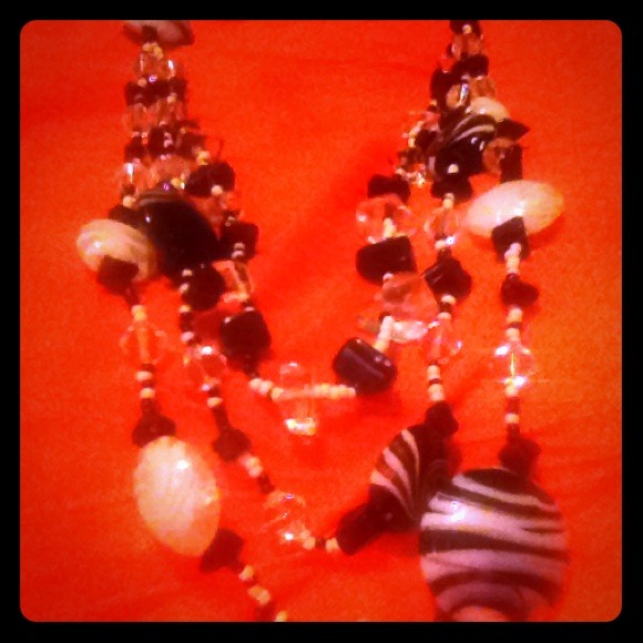W necklace