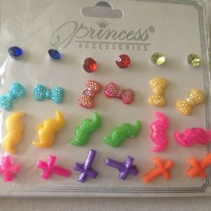 Brand new earrings 12pk never opened